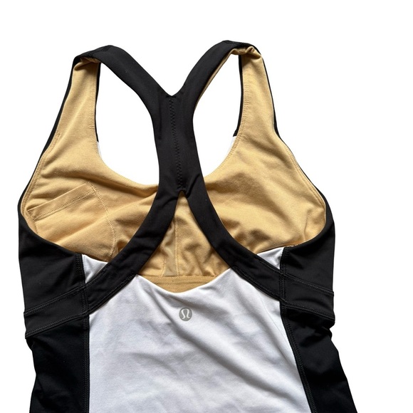 Lululemon Run: Fast Travk Tank Black and White Tank Top Size 4 Built in Bra Gym - Picture 8 of 10